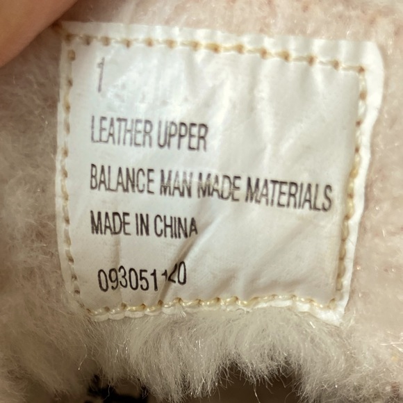 Cherokee: Pink suede chukka style boots. Size 1 (see dimensions in description) - Picture 8 of 8